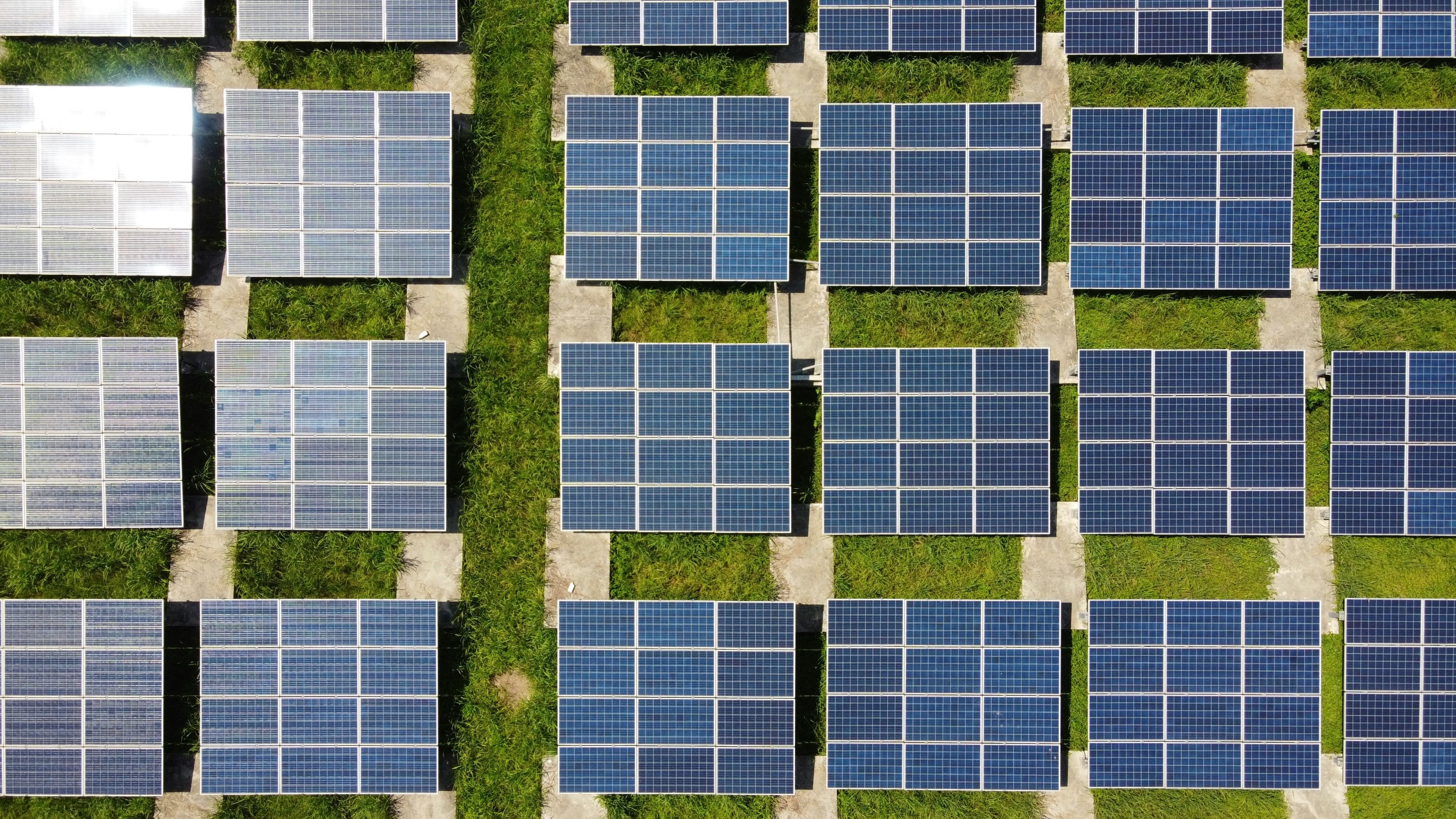 Rows of solar panels on a Dyme-funded project
