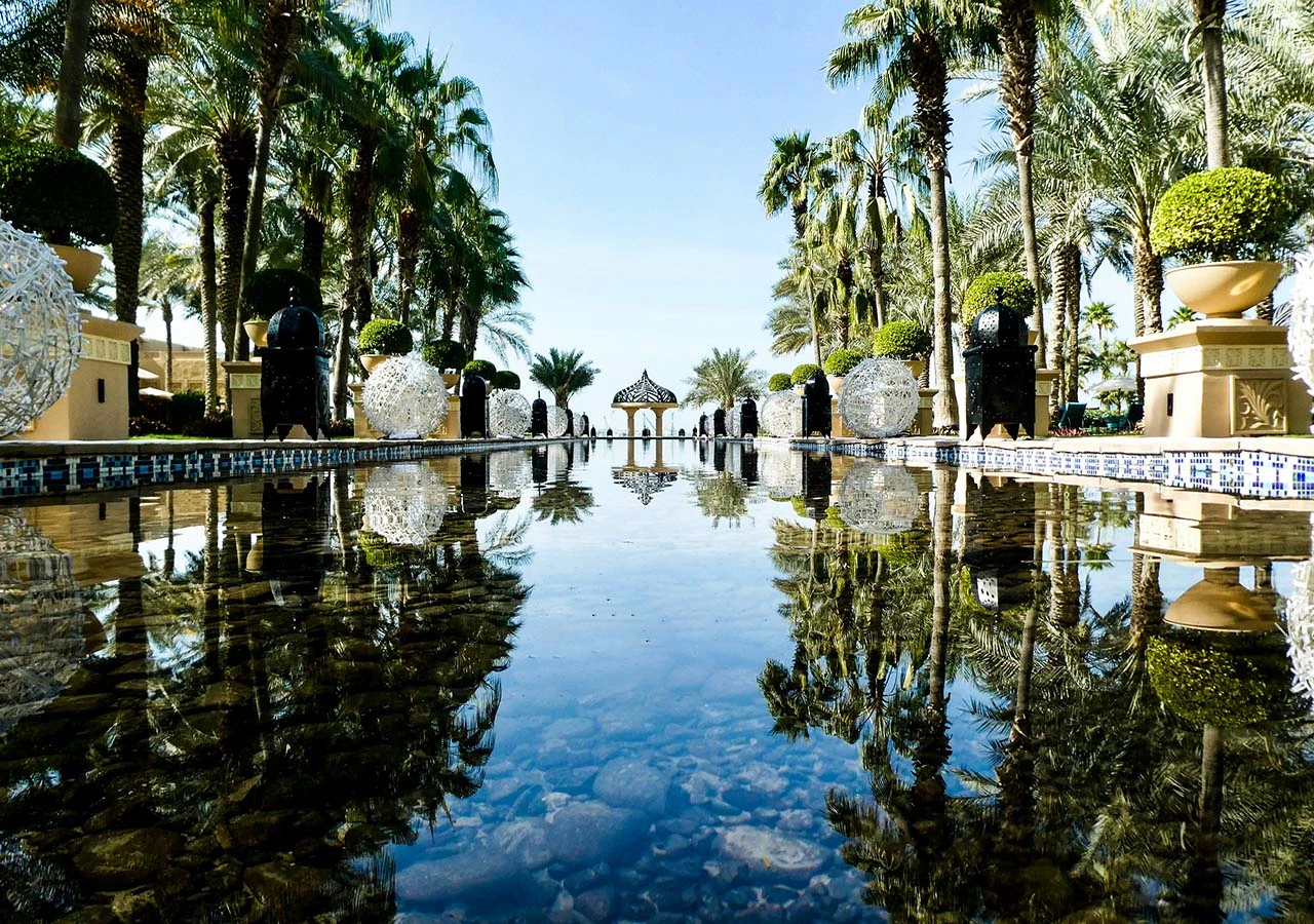 Green-Hotel-Pooll